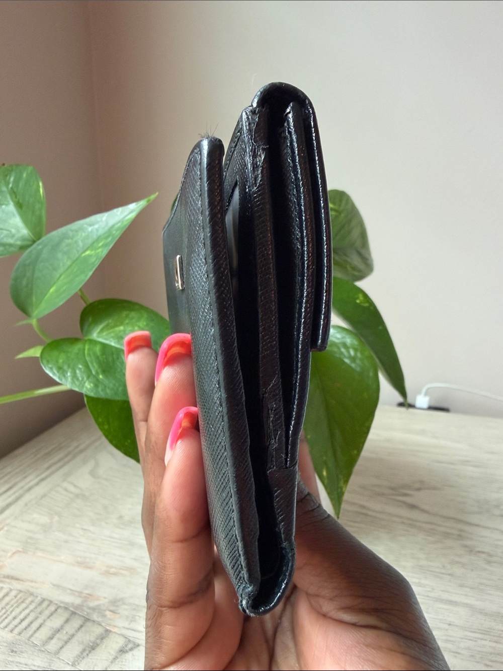 Salvatore Ferragamo wallet in black - Picture 9 of 9